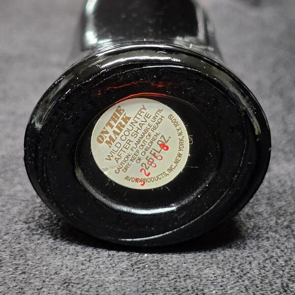 Vintage Avon Yellow Construction Hard Hat & Glass Hammer After Shave Decanter - Picture 4 of 10